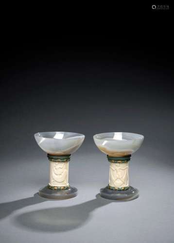 A PAIR OF METAL MOUNTED AGATE AND IVORY FOOTED BOWLS