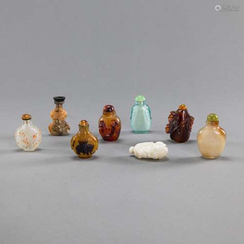 A GROUP OF EIGHT GLASS, AGATE, AND STONE SNUFFBOTTLES