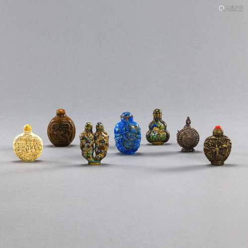 A GROUP OF SEVEN SNUFFBOTTLES, E.G. IVORY AND LAPISLAZULI