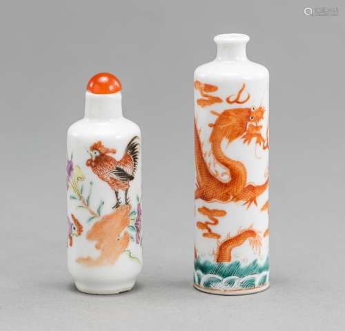 TWO PORCELAIN SNUFFBOTTLES WITH DRAGONS AND ROOSTER