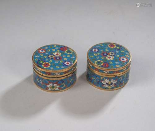 A PAIR OF SMALL CLOISONNÉ LOTUS BOXES AND COVERS