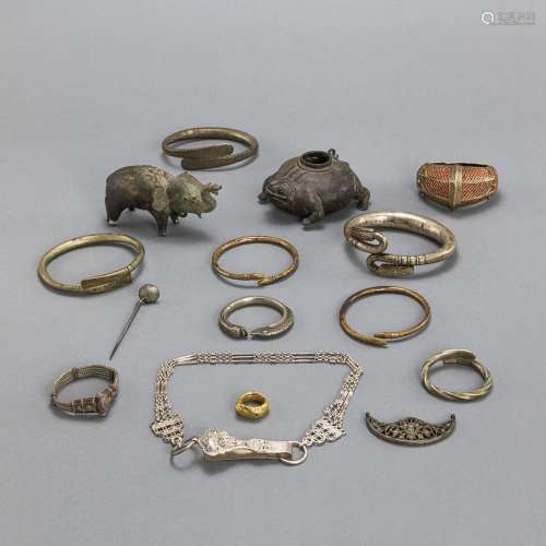 A GROUP OF SOUTH-EAST ASIAN JEWELLERY WITH TWO BRONZE FIGURE...