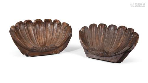 A PAIR OF GEORGE II CARVED OAK SHELL ORNAMENTS, MID-18TH CEN...