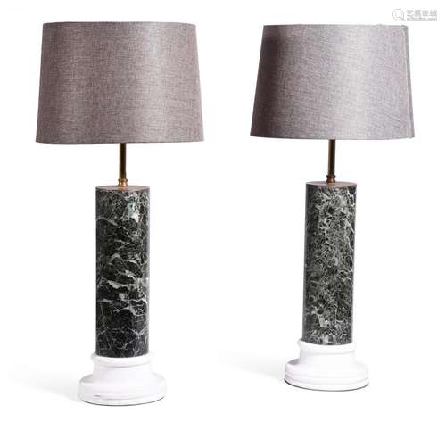 A PAIR OF GREEN AND WHITE MARBLE COLUMNAR TABLE LAMPS, 20TH ...