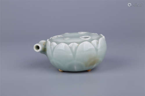 A Celeste Glazed Porcelain Water Dropper.