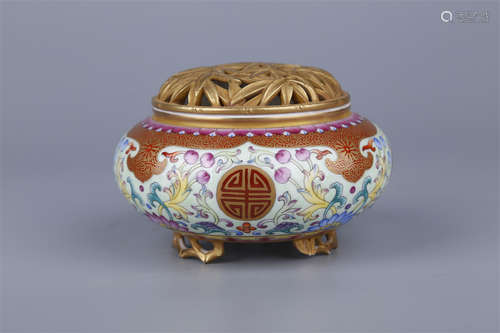 An Enameled Porcelain Incense Burner.