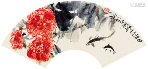 齐白石 (1864-1957)   芙蓉双鱼扇面 镜框 设色纸本