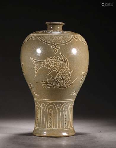 A SONG DYNASTY CELADON PLUM BOTTLE