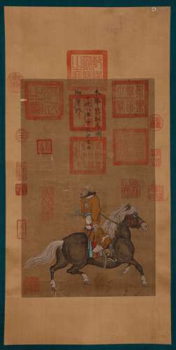 A YUANSHIZU EMPEROR MU HUALI - SILK PAINTING HORSE DRIVE FIG...