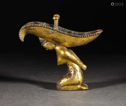 A TANG DYNASTY BRONZE GILT FIGURE CUP