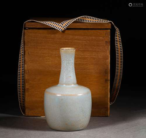 A NORTHERN Song Dynasty - RU KILN BOTTLE