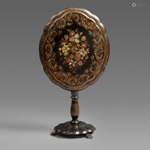 维多利亚时期珍珠母贝镶嵌混凝纸折叠桌