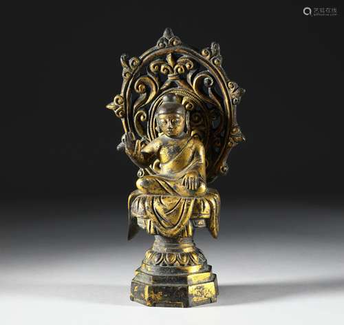 A TANG DYNASTY BRONZE GILT GUANYIN STATUE