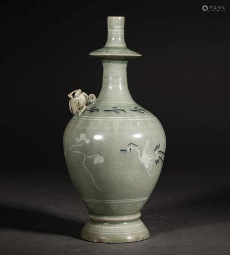 A SONG DYNASTY KOREA PROCELAIN VASE