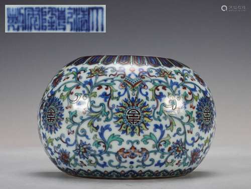 A QING QIANLONG DOUCAI WALL BOTTLE