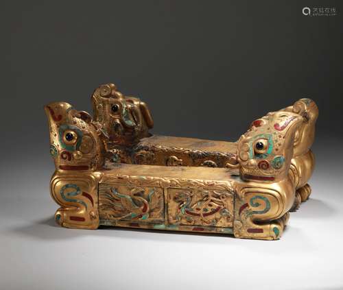 A PAIR OF WARRING STATES PERIOD GILT BRONZE INLAID JADE PILL...