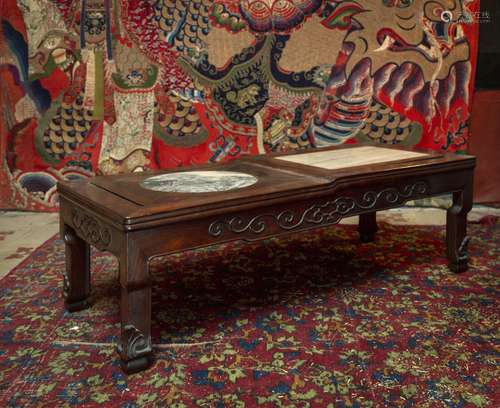 Chine, XIXe siècle Table-basse en bois