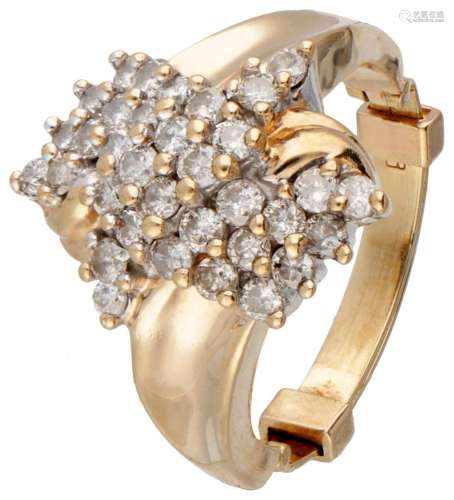 14K. Yellow gold ring set with approx. 0.68 ct. diamond.
