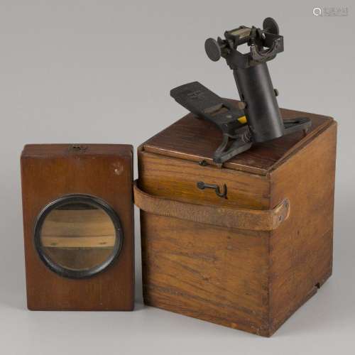 A wooden chronometer box with lense, Observator Rotterdam N....