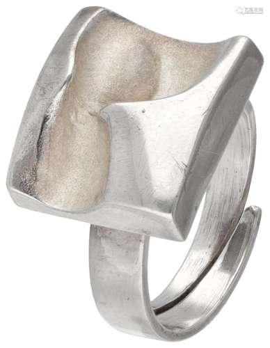 Sterling silver ring by Finnish designer Matti J. Hyvärinen ...