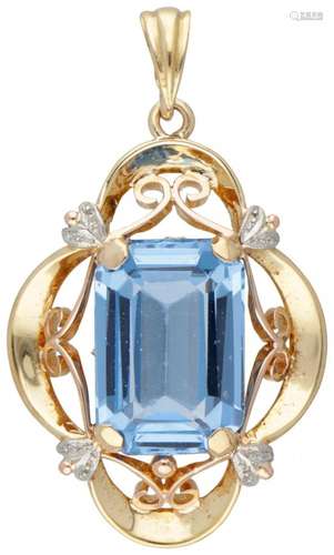 18K. Tricolor gold Retro pendant set with approx. 6.95 ct. s...