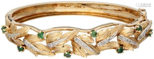 BLA 10K. Yellow gold matted bangle bracelet set with approx....