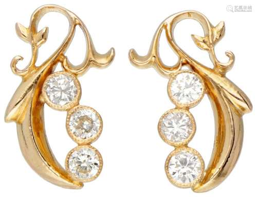 20K. Yellow gold earrings set with approx. 0.64 ct. diamond.