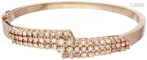 BLA 10K. Rose gold bangle bracelet set with approx. 1.18 ct....