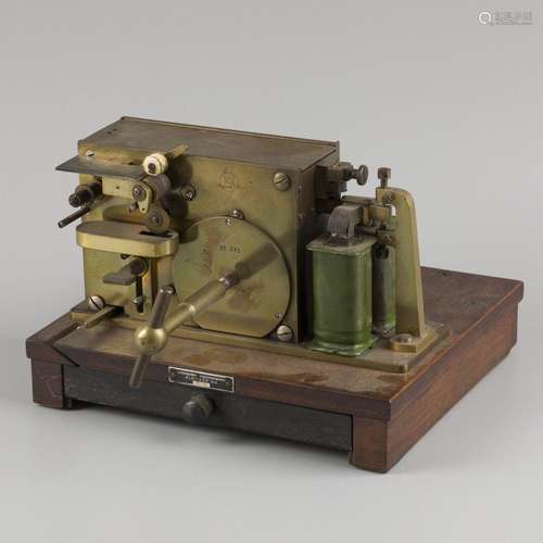 A brass "Alkmaarse machinefabriek" model schip- st...