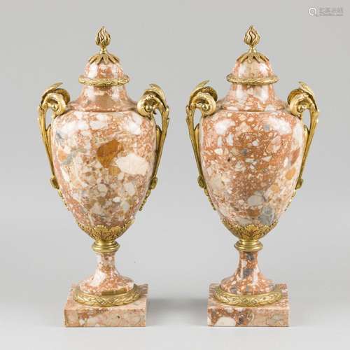 A set comprising (2) identical cassolettes / chimney ornamen...