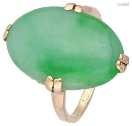 BLA 10K. rose gold vintage ring set with jade.