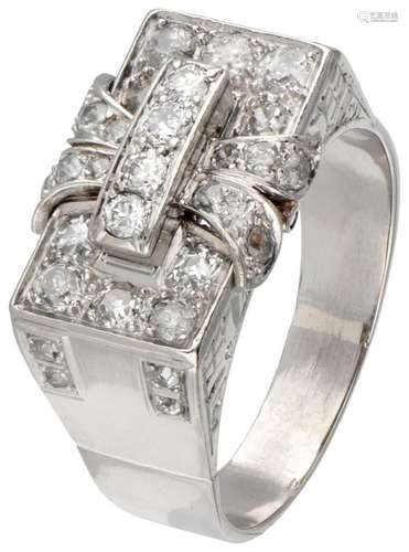 Pt 900 Platinum Art Deco tank ring set with approx. 1.08 ct....