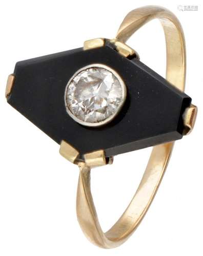 14K. Yellow gold Art Deco ring set with approx. 0.36 ct. dia...