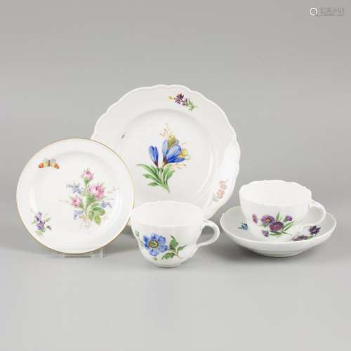A (4) piece lot of various items, "Meissen" porcel...