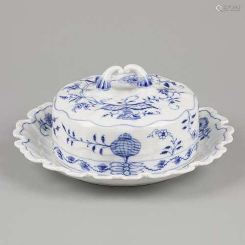 "Meissen", a butter dish with dome, Germany, 20th ...