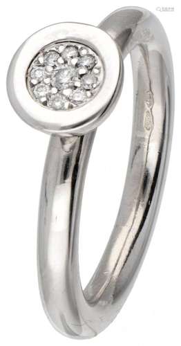 14K. White gold Bron ring set with approx. 0.10 ct. diamond.