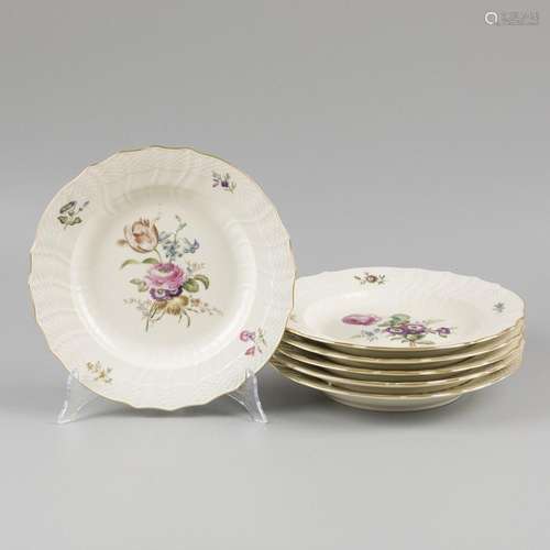 A set of (6) porcelain dinner plates decorated with flowers,...