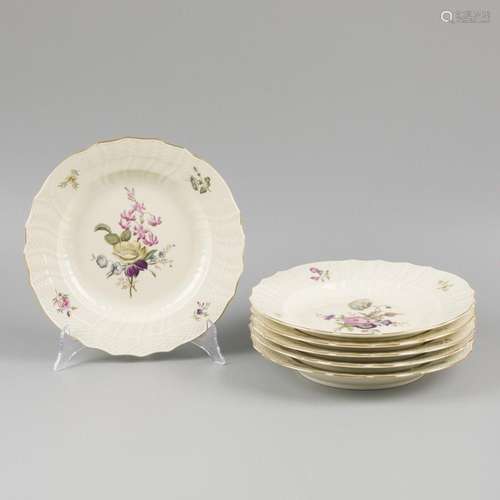 A set of (6) porcelain dinner plates decorated with flowers,...