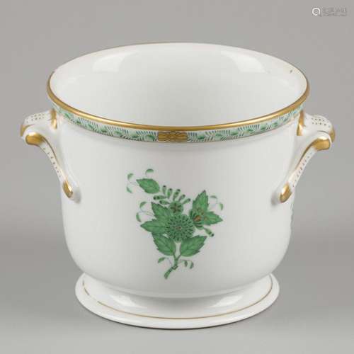 A porcelain cachepot with Apponyi Green decor. Herend, late ...