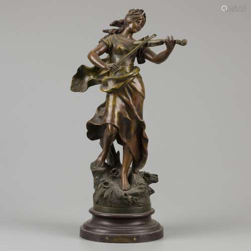 Een ZAMAC sculpture of a musical beauty."Poesie Légère&...