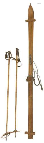 A set of ski's and ski sticks, early 20th century.