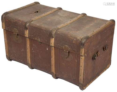 A wooden trunk / travel suitcase, France, early 20th century...