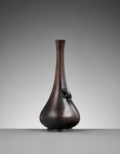 KATO TATSUO: A FINE BRONZE ‘FROG’ VASE