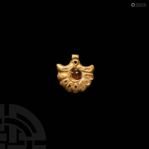 Medieval Gold Scallop Pendant