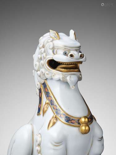 A FINE KORANSHA PORCELAIN OKIMONO OF A GUARDIAN LION