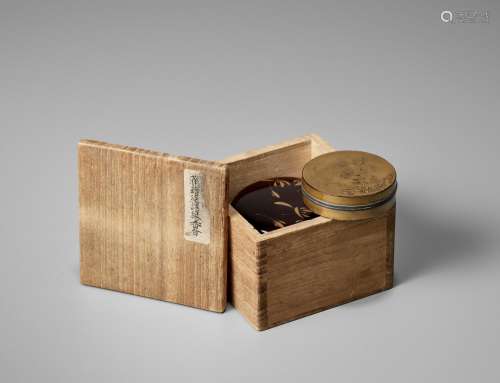 AN EARLY LACQUER KOGO (INCENSE BOX) AND COVER WITH AOI