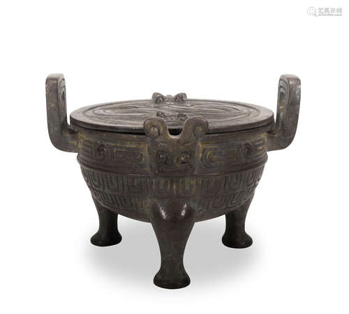 A Bronze pot