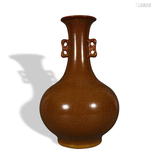 A teadust-glazed vase