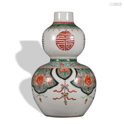 A Wu cai 'floral' gourd-shaped vase