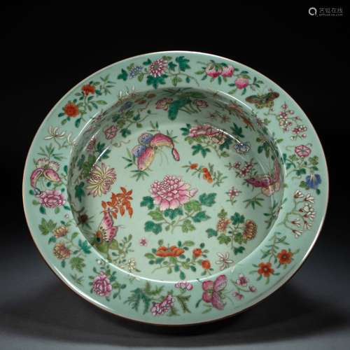 CHINESE COLORFUL PORCELAIN BASIN FROM THE QING DYNASTY